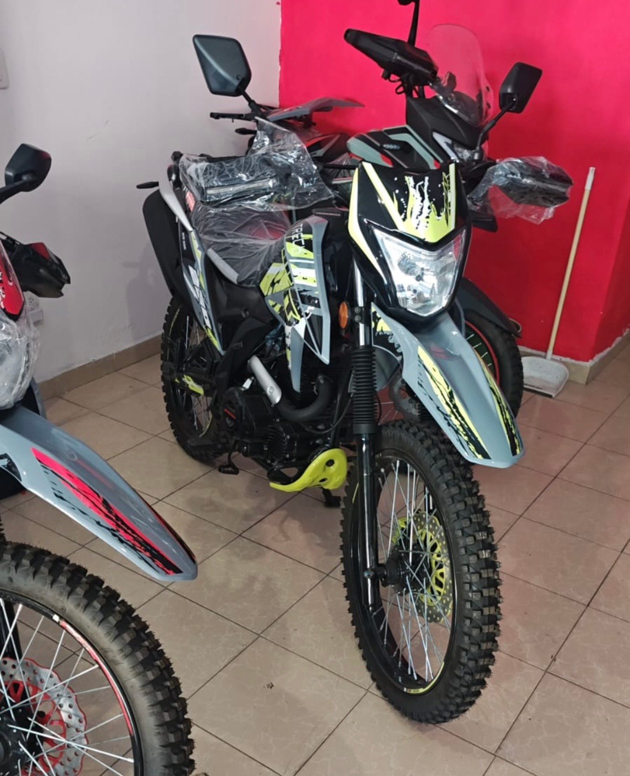 GRAN SORTEO MOTO 250CC TREK + $10,000 MXN + TELEFONO + RELOJ